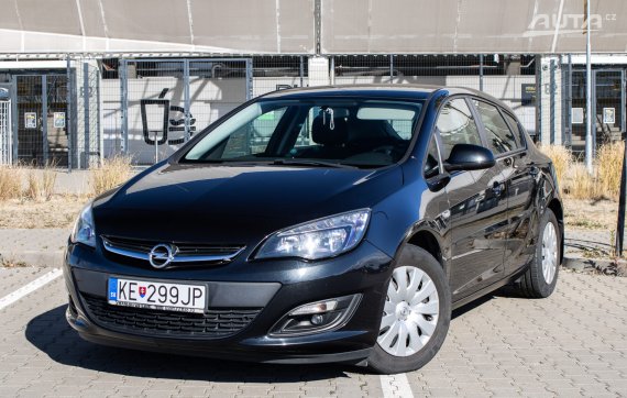 Opel Astra 1.4, 88kW (2015) / AJ NA SPLÁTKY / PROTIÚČET / 2015 - hlavní pohled