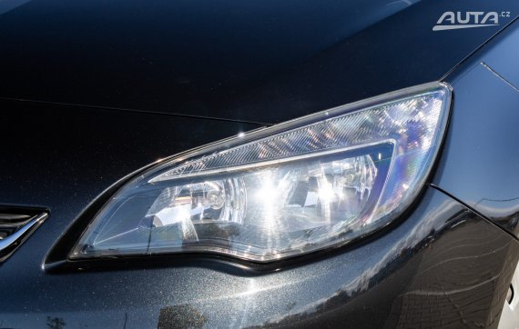Opel Astra 1.4, 88kW (2015) / AJ NA SPLÁTKY / PROTIÚČET / 2015 černá