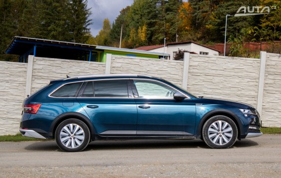 Škoda Superb Combi 2.0 TDI Scout 4x4 DSG / 140kW / A7 / ZÁRUKA / AJ NA SPLÁTKY / PROTIÚČET 2019 modrá
