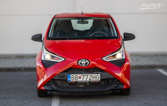 Toyota Aygo 1.0 VVT-i 53kW MT/5 2021 / AJ NA SPLÁTKY / PROTIÚČET 2021 červená