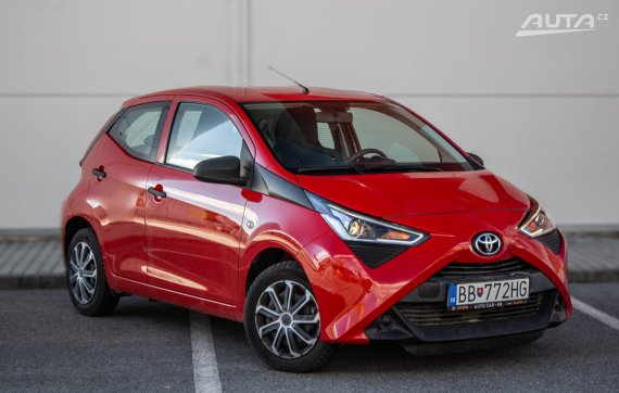 Toyota Aygo 1.0 VVT-i 53kW MT/5 2021 / AJ NA SPLÁTKY / PROTIÚČET 2021 červená