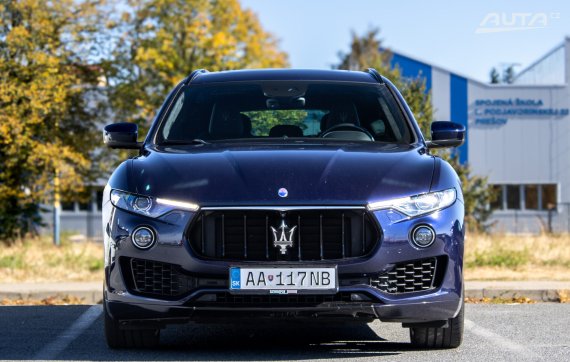 Maserati Levante S GranSport / 316kW / A8 / ZÁRUKA / AJ NA SPLÁTKY / PROTIÚČET 2017 modrá