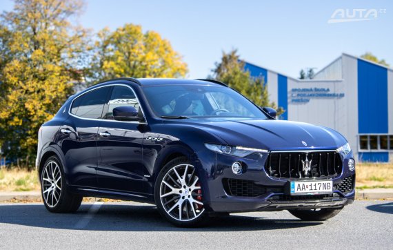 Maserati Levante S GranSport / 316kW / A8 / ZÁRUKA / AJ NA SPLÁTKY / PROTIÚČET 2017 modrá