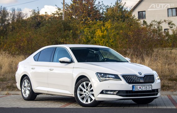 Škoda Superb 2.0 TDI Business 4x4 / 110kW / M6 / ZÁRUKA / AJ NA SPLÁTKY / PROTIÚČET 2018 bílá