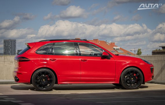 Porsche Cayenne S Diesel 4.2 V8 Bi-Turbo GTS SportDesign paket, 283 kW / AJ NA SPLÁTKY / PROTIÚČET / 2015 červená