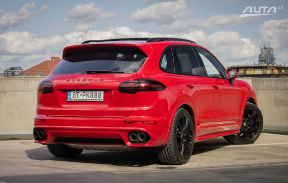 Porsche Cayenne S Diesel 4.2 V8 Bi-Turbo GTS SportDesign paket, 283 kW / AJ NA SPLÁTKY / PROTIÚČET / 2015 červená