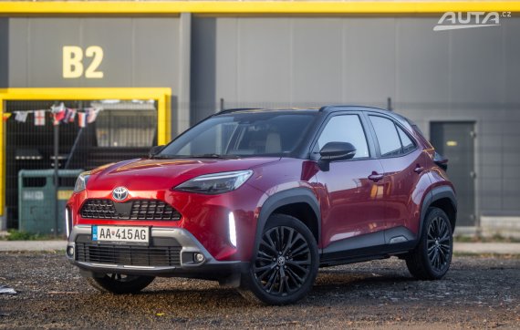 Toyota Yaris Cross 2023 68kW CVT/1 HEV / AJ NA SPLÁTKY / PROTIÚČET