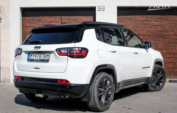 Jeep Compass 1.3 GSE T4 110kW 80th Anniversary / AJ NA SPLÁTKY / PROTIÚČET / 2022 bílá