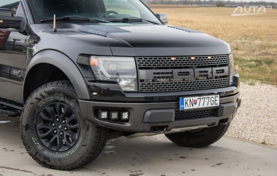 Ford F-150 Raptor SVT 6.2 V8 4x4 SuperCrew, 306kW, A6 / AJ NA SPLÁTKY / PROTIÚČET / 2013 šedá