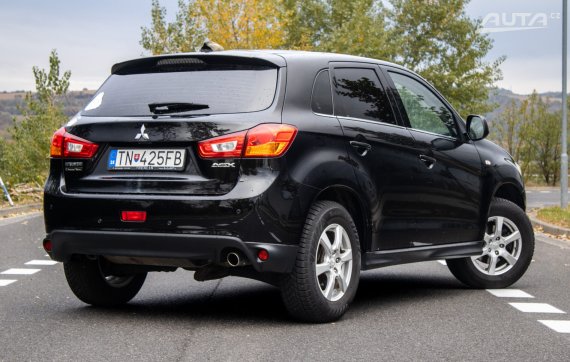 Mitsubishi ASX 1.6 MIVEC / 86kW / M5 / ZÁRUKA / AJ NA SPLÁTKY / PROTIÚČET 2016 černá