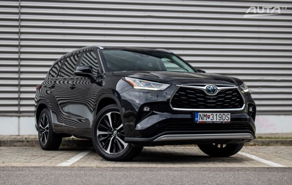 Toyota Highlander 2022 140kW CVT/1 4x4 -7 Miest / AJ NA SPLÁTKY / PROTIÚČET 2022 černá