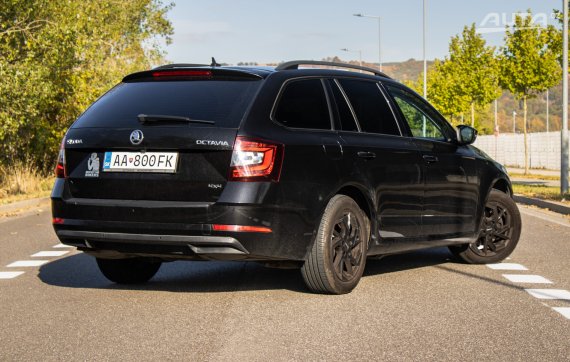Škoda Octavia Combi 2.0 TDI DSG 4x4 EU6, 110kW, A7 / AJ NA SPLÁTKY / PROTIÚČET / 2017 černá