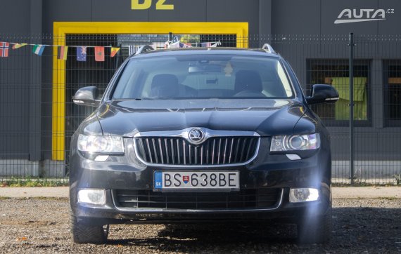 Škoda Superb Combi 2.0 TDI 4x4 Elegance DSG / 103kW / A6 / ZÁRUKA / AJ NA SPLÁTKY / PROTIÚČET 2011 černá