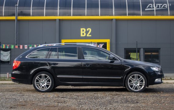 Škoda Superb Combi 2.0 TDI 4x4 Elegance DSG / 103kW / A6 / ZÁRUKA / AJ NA SPLÁTKY / PROTIÚČET 2011 černá