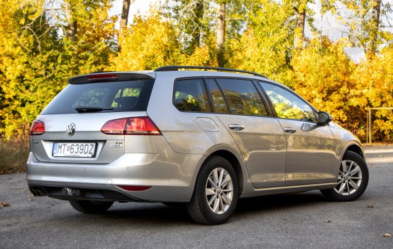 Volkswagen Golf Variant 1.4 TSI Comfortline Slovakia / 92kW / M6 / ZÁRUKA / AJ NA SPLÁTKY / PRO 2016 stříbrná metalíza