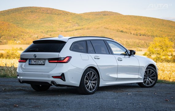 BMW Rad 3 Touring 318i  G21 A/T, 115kW, A8 / AJ NA SPLÁTKY / PROTIÚČET / 2021 bílá