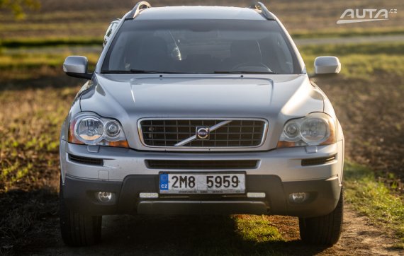 Volvo XC90 D5 AWD N1 2007 135kW 2007 stříbrná metalíza