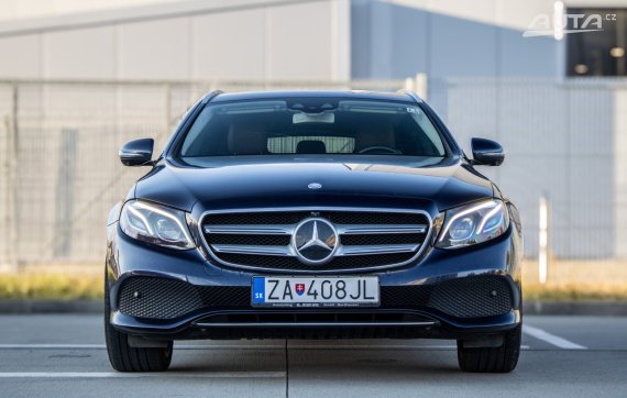 Mercedes-Benz E trieda Kombi 220 d 143kW AT/9 2017 / AJ NA SPLÁTKY / PROTIÚČET 2017 modrá