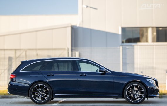Mercedes-Benz E trieda Kombi 220 d 143kW AT/9 2017 / AJ NA SPLÁTKY / PROTIÚČET 2017 modrá