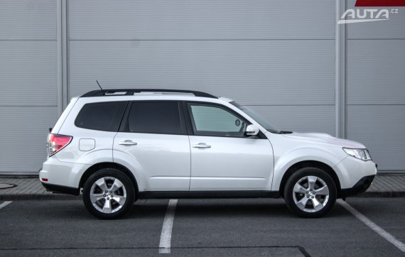 Subaru Forester 2.0 Comfort 108kW MT/6 2013 / AJ NA SPLÁTKY / PROTIÚČET 2013 bílá