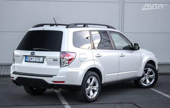 Subaru Forester 2.0 Comfort 108kW MT/6 2013 / AJ NA SPLÁTKY / PROTIÚČET 2013 bílá