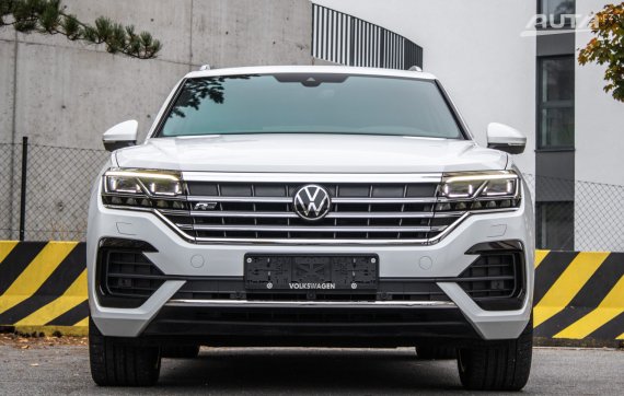 Volkswagen Touareg 3.0 TDI R-Line 210kW Tiptronic 2021 / AJ NA SPLÁTKY / PROTIÚČET 2021 bílá
