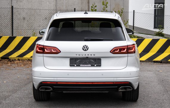 Volkswagen Touareg 3.0 TDI R-Line 210kW Tiptronic 2021 / AJ NA SPLÁTKY / PROTIÚČET 2021 bílá