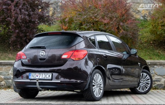 Opel Astra 1.4, 88kW (2013) / AJ NA SPLÁTKY / PROTIÚČET / 2013 hnědá