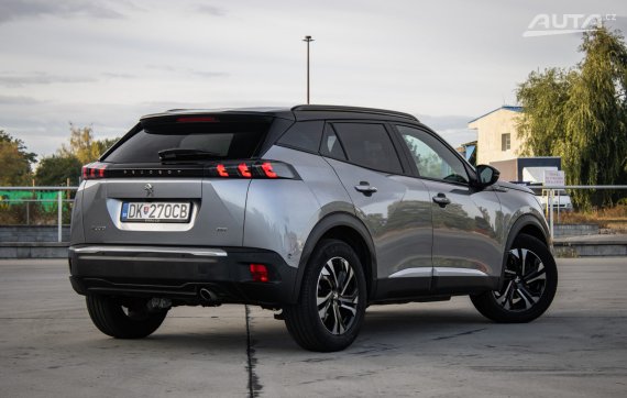 Peugeot 2008 1.5 BlueHDi 130 GT EAT8, 96 kW, A8 / AJ NA SPLÁTKY / PROTIÚČET / 2021 šedá
