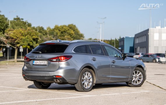 Mazda 6 Combi (Wagon) 2.0 Skyactiv-G Attraction 2013 107kW MT/6 / AJ NA SPLÁTKY / PROTIÚČET 2013 stříbrná metalíza