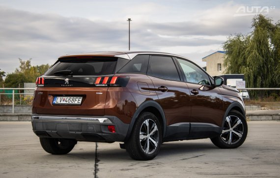 Peugeot 3008 1.2 PureTech, 96 kW, M6, 5d. / AJ NA SPLÁTKY / PROTIÚČET / 2017 hnědá