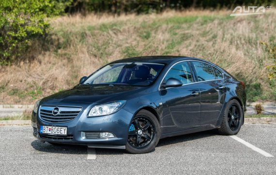 Opel Insignia 2.0 Turbo ECOTEC 162kW MT/6 2009 / AJ NA SPLÁTKY / PROTIÚČET 2009 - hlavní pohled