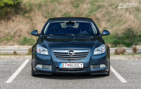 Opel Insignia 2.0 Turbo ECOTEC 162kW MT/6 2009 / AJ NA SPLÁTKY / PROTIÚČET 2009 modrá