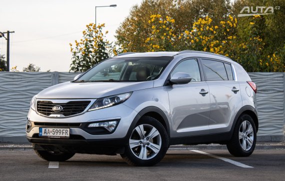 Kia Sportage 2.0 CRDi, 100kW (2013) / AJ NA SPLÁTKY / PROTIÚČET / 2013 - hlavní pohled