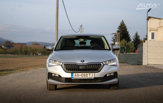 Škoda Scala 1.0 TSI 2023 stříbrná metalíza