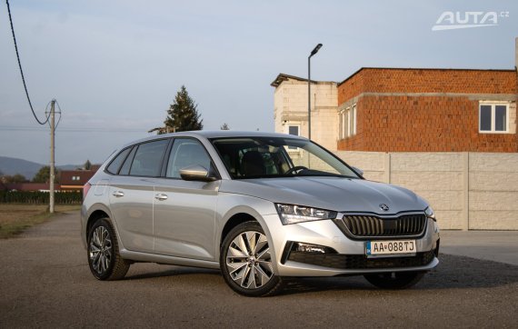 Škoda Scala 1.0 TSI 2023 stříbrná metalíza