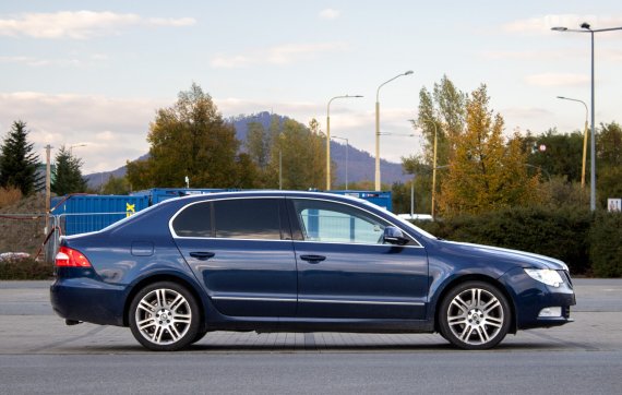Škoda Superb 2.0 TDI 4x4 / 125kW / M6 / ZÁRUKA / AJ NA SPLÁTKY / PROTIÚČET 2011 modrá
