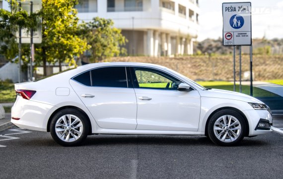 Škoda Octavia 2.0 TDI Joy+ 2023 DSG 85kW / AJ NA SPLÁTKY / PROTIÚČET 2023 bílá