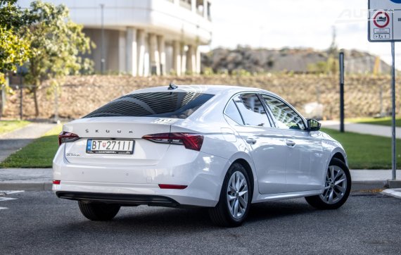 Škoda Octavia 2.0 TDI Joy+ 2023 DSG 85kW / AJ NA SPLÁTKY / PROTIÚČET 2023 bílá