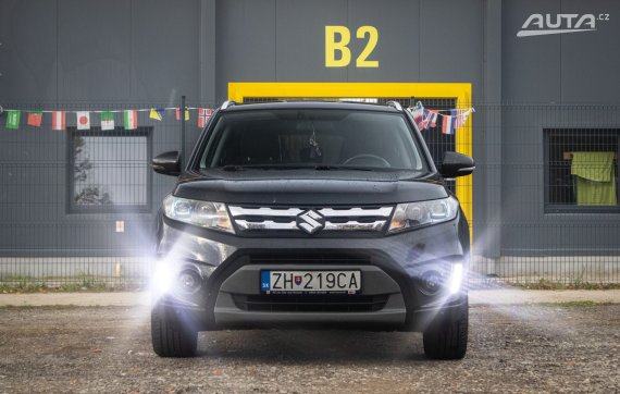 Suzuki Vitara 1.6 VVT 4WD A/T, 88 kW, A6, 5d. / AJ NA SPLÁTKY / PROTIÚČET / 2017 černá