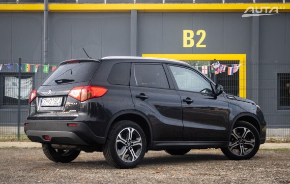 Suzuki Vitara 1.6 VVT 4WD A/T, 88 kW, A6, 5d. / AJ NA SPLÁTKY / PROTIÚČET / 2017 černá
