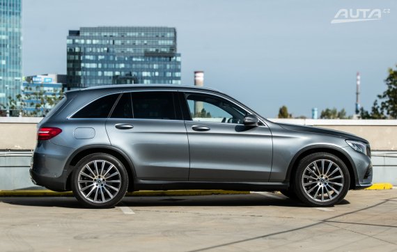 Mercedes-Benz GLC SUV 250d 4MATIC AT/9 150kW 2015 / AJ NA SPLÁTKY / PROTIÚČET 2015 šedá