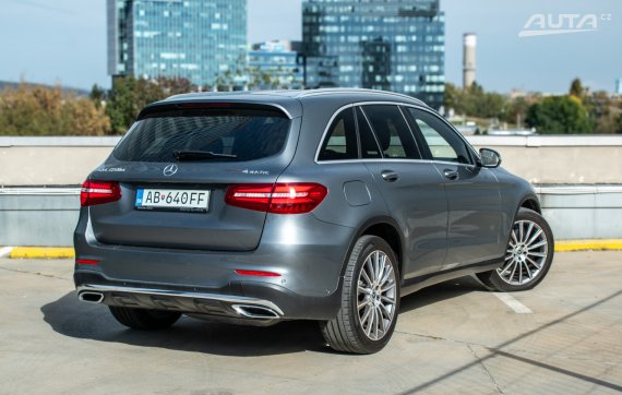 Mercedes-Benz GLC SUV 250d 4MATIC AT/9 150kW 2015 / AJ NA SPLÁTKY / PROTIÚČET 2015 šedá