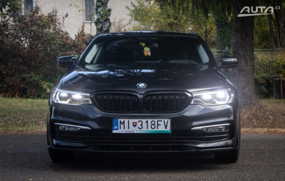 BMW Rad 5 520d G30, 140kW, M6 / AJ NA SPLÁTKY / PROTIÚČET / 2018 černá