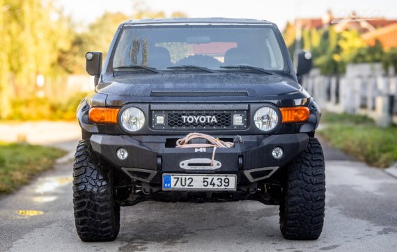 Toyota FJ Cruiser 2008 4x4 178kW AT / AJ NA SPLÁTKY / PROTIÚČET 2008 černá