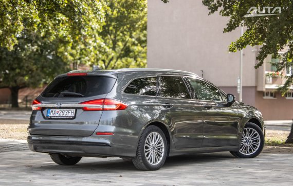 Ford Mondeo Combi 2.0 TDCi EcoBlue Titanium 110kW MT/6 2021 / AJ NA SPLÁTKY / PROTIÚČET 2021 šedá