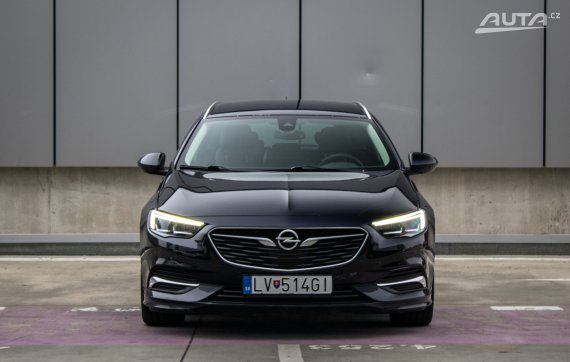 Opel Insignia ST 2.0 CDTI S&amp;S Innovation OPC Line AT8, 125 kW / AJ NA SPLÁTKY / PROTIÚČET / 2018 modrá