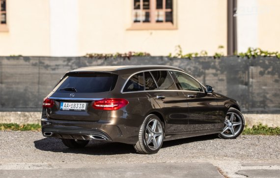 Mercedes-Benz C trieda Kombi 250 d 4Matic AMG Line 150kW AT/7 2015 / AJ NA SPLÁTKY / PROTIÚČET 2015 hnědá