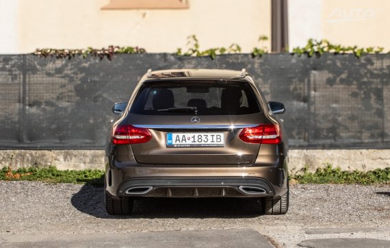 Mercedes-Benz C trieda Kombi 250 d 4Matic AMG Line 150kW AT/7 2015 / AJ NA SPLÁTKY / PROTIÚČET 2015 hnědá