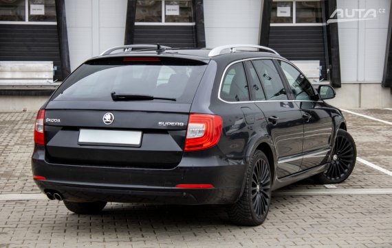 Škoda Superb Combi 125kW 2014 2014 černá